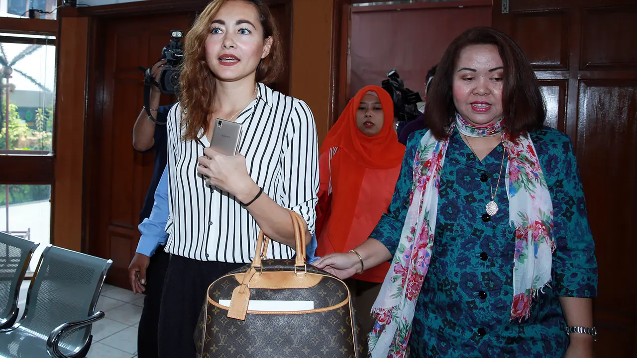 [Bintang] Dewi Rezer