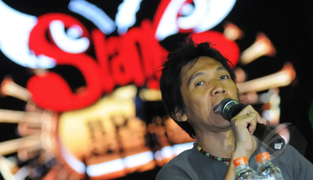 Bimbim saat menghadiri konferensi pers di Colosseum Club, Jakarta, Kamis (19/3/2015). Slank menjadi grup musik yang akan meramaikan ulang tahun acara Stage Empire (Liputan6.com/Faisal R Syam)