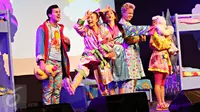Kelompok musikal asal Australia, Hi-5, tampil menghibur anak-anak dalam konser bertajuk House of Dreams di Hotel Sheraton, Gandaria City, Jakarta, Jumat (4/12). (Liputan6.com/Imamnuel Antonius)