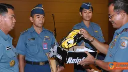 Citizen6, Surabaya:  Menjelang Pekan Olahraga TNI AL Wilayah Timur (Porwiltim) 2012 dua pekan lagi, 142 orang atlit mendapat pengarahan dan motivasi dari Komandan Kobangdikal Laksda TNI Saidiman, Selasa (22/5). (Pengirim: Penkobangdikal)