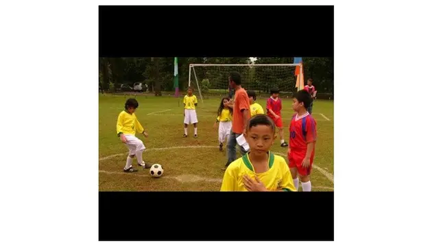 7 Potret Transformasi Nona Berlian "Ronaldowati", Kini Aktif Jadi Gamers