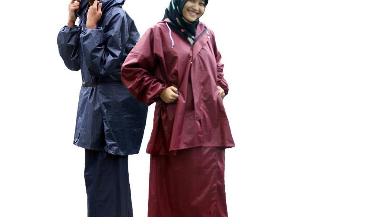 Bebas Basah Atas Bawah dengan Jas Hujan Multifungsi Kreasi UGM