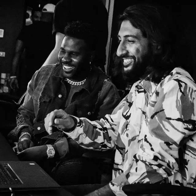 Jason Derulo dan Tesher (https://www.instagram.com/p/CPYZ9Aoly1A/)