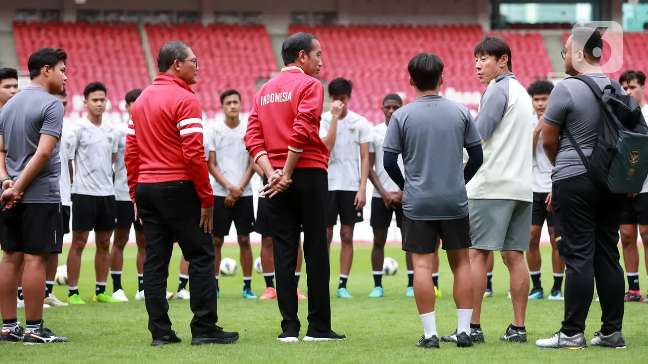 Momen Jokowi Beri Semangat untuk Timnas Indonesia U-20 yang Gagal Tampil di Piala Dunia U-20 2023