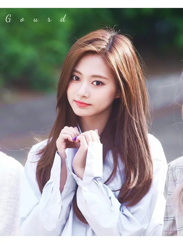 Tzuyu (Sumber: Instagram/queentzuyu/tzuyu.x/)