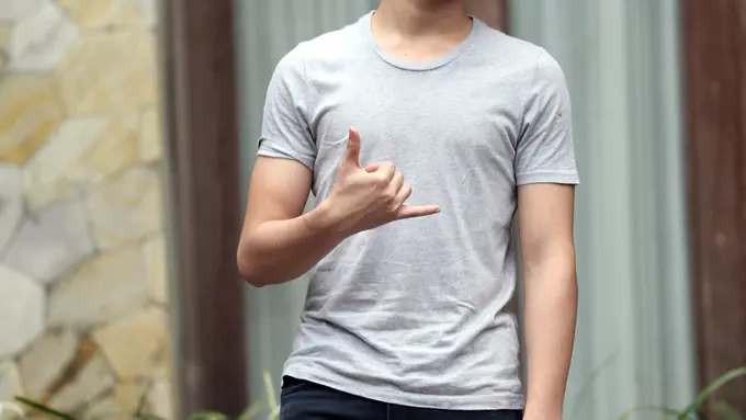 [Bintang] Begini Cara Jadi Pasangan Aliando Syarief di Infotainment Awards