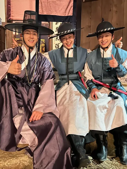 <p>Knight Flower tidak hanya mencetak rekor pribadi baru dengan episode terakhirnya, tetapi juga memecahkan rekor rating pemirsa tertinggi dari drama Jumat-Sabtu dalam sejarah MBC.</p>