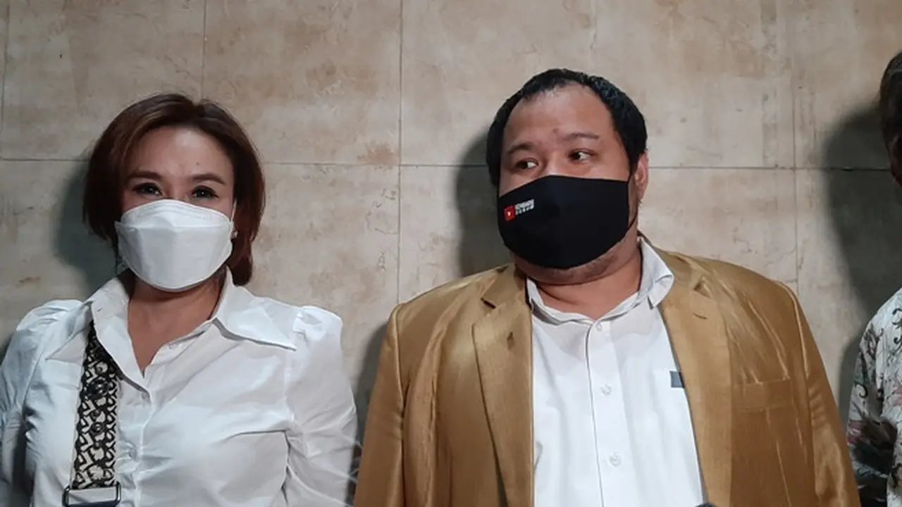 Polisi merampungkan pemeriksaan terhadap Kurniawan Santoso, pelapor kasus unggahan meme stupa Candi Borobudur mirip dengan Presiden Joko Widodo (Liputan6.com/Ady Anugrahadi)