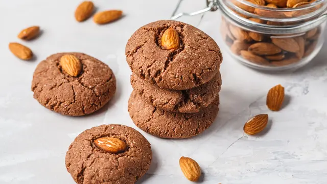 coklat almond cookies