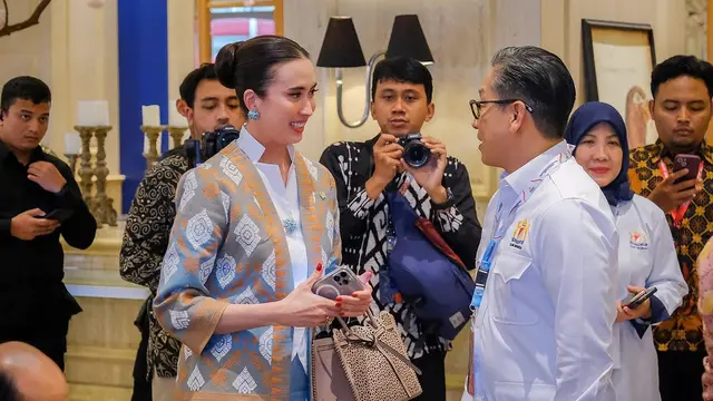 Disebut Menteri Terkaya, Gaya Khas Old Money Menpar Widiyanti Putri Wardhana dengan Produk Lokal