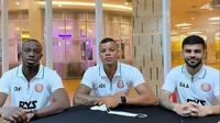 Tiga pemain asing yang tengah trial bersama Persiraja Banda Aceh di Piala Menpora 2021, (kanan ke kiri) Samir Ayass (Lebanon), Gabriel do Carmo (Brasil), dan Ousmane Fane (Prancis). (Bola.com/Gatot Susetyo)