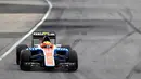 Pebalap Manor Racing asal Indonesia, Rio Haryanto, berhasil finis posisi ke-19 F1 GP Kanada di Sirkuit Gilles Villeneuve, Kanada, Senin (13/6/2016) dini hari WIB. Sementara itu Lewis Hamilton menjadi juara. (AFP/Getty Images/Mark Thompson)