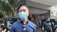 Pemred Metro TV Arief Suditomo mendatangi Polda Metro Jaya, Jumat (24/7/2020). Dia datang untuk membicarakan hasil investigasi kematian editor Metro TV, Yodi Prabowo. (Liputan6.com/Ady Anugrahadi)