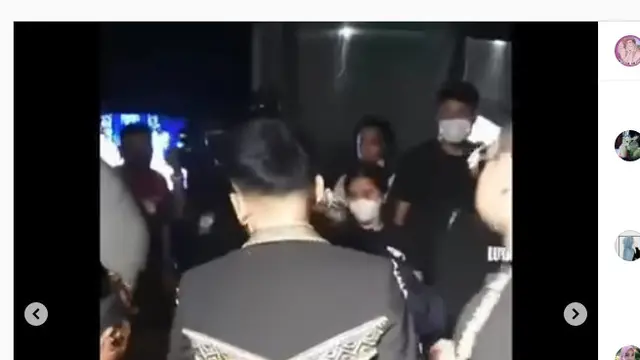Keakraban Agnez Mo bareng rekan artis di Backstage HUT Indosiar ke-28 (Foto: TikTok Princesskalori via Instagram nyinyir_update_official)