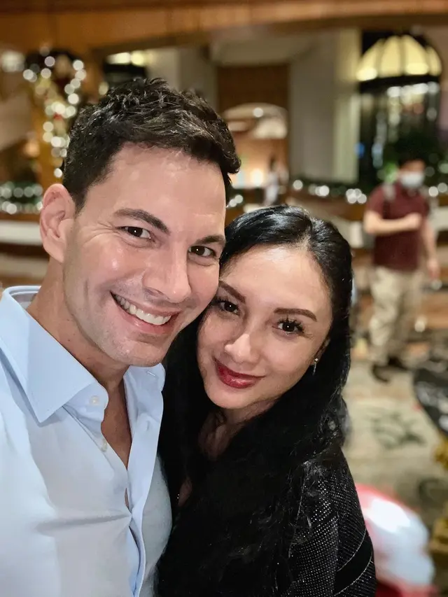 Tata Cahyani Mantan Istri Tommy Soeharto Pacari Aktor Hollywood, Ini 6 Potret Kebersamaanya