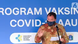 Ketua AAUI HSM Widodo memberi sambutan pada acara Sentra Vaksinasi COVID-19 AAUI di Lakespra Saryanto, Pancoran, Jakarta, Jumat (18/06/2021). Sentra vaksinasi untuk masyarakat sebagai bentuk dukungan pemerintah mencegah Virus Covid-19 dengan target lebih 5.000 orang. (Liputan6.com/HO/Ading)