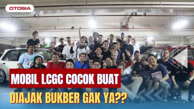 Bukber atau singkatan dari buka puasa bersama, merupakan tradisi yang biasa dilakukan oleh orang Indonesia. Agenda ini biasa dilakukan bersama keluarga, teman atau sanak saudara.