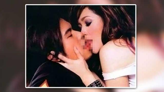 Wow 10 Artis Indonesia Ini Pamer Ciuman Hot Showbiz Liputan6 Com