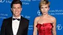 Scarlett Johansson terlihat mesra bersama dengan Colin di American Museum of Natural History Gala pada Kamis lalu. (Hollywood)