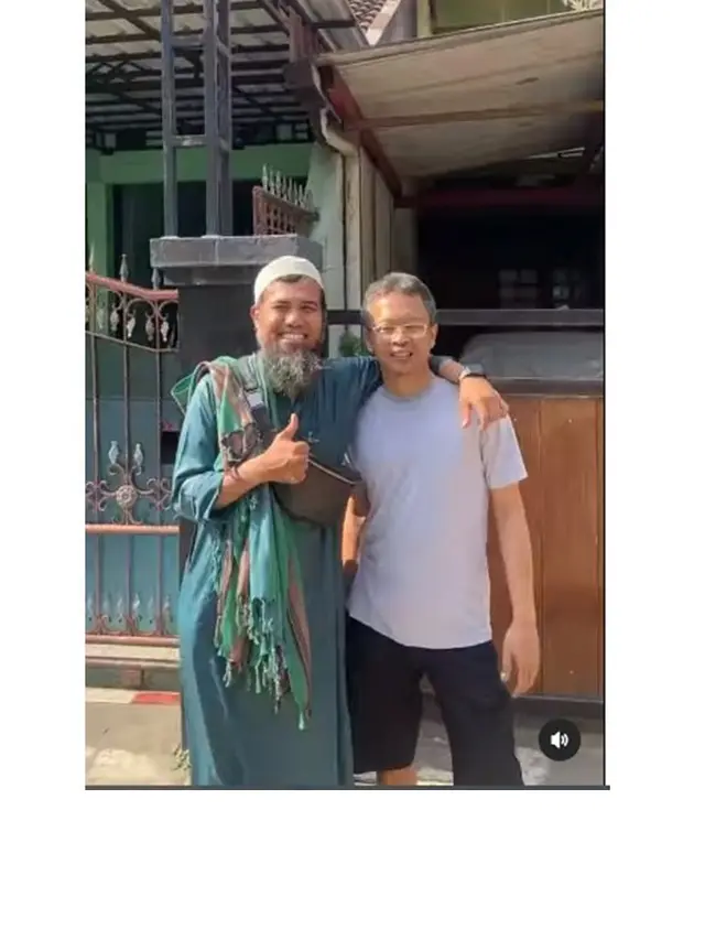 10 Momen Anton dan Sakti Eks Sheila On 7 saat Reuni, Tak Sengaja Bertemu di Warmindo