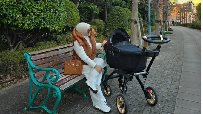 Harga Stroller Bayi Milik Syahrini Jadi Sorotan, Setara Motor (credit: instagram/princessyahrini)
