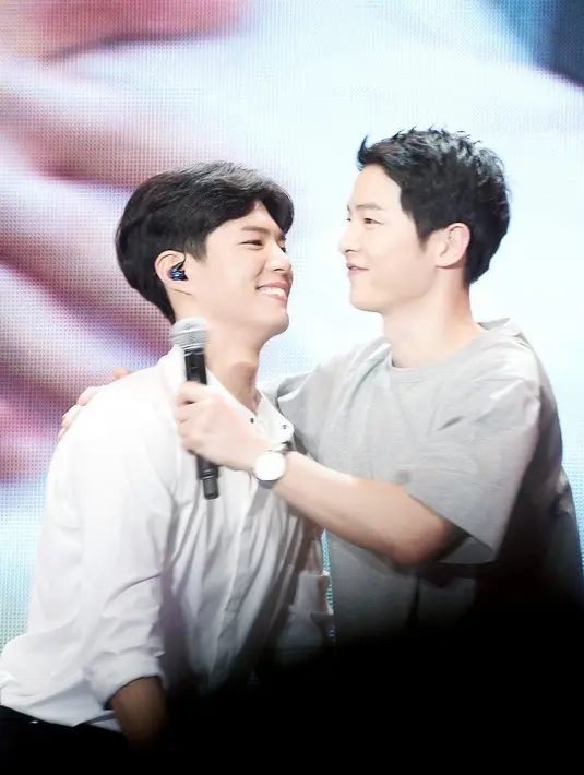 Hal ini bermula ketika seorang penulis berita olahraga Los Angeles Time, David Wharton memesan salah satu brand pizza. (Foto: koreaboo.com)