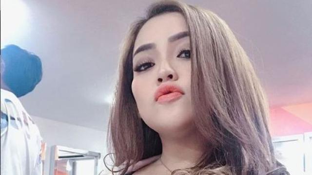  Clara  Gopa  Duo Semangka Akhirnya Bongkar Kanopi  di Depan 