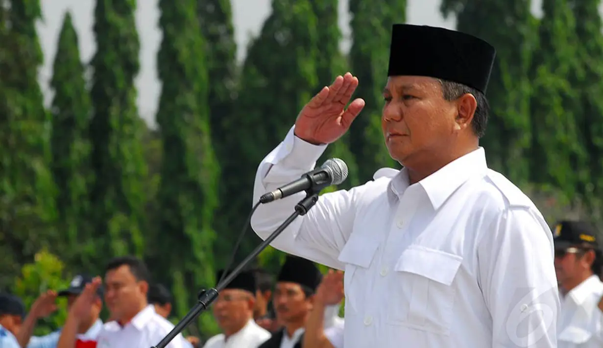 Prabowo berpendapat, ziarah bagian dari budaya menghormati para pahlawan yang telah berjasa bagi bangsa dan negara. Selasa (20/5/14) (Liputan6.com/Miftahul Hayat)