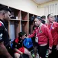 Kekecewaan dan kesedihan tampak terlihat dari raut wajah para punggawa Timnas Indonesia U-23 usai dikalahkan Thailand 0-1 di Stadion Thien Truong, Nam Dinh, Kamis (19/5) sore. Langkah pemain pun terlihat diiringi kesedihan menuju ruang ganti.(foto:raiky/kemenpora.go.id)