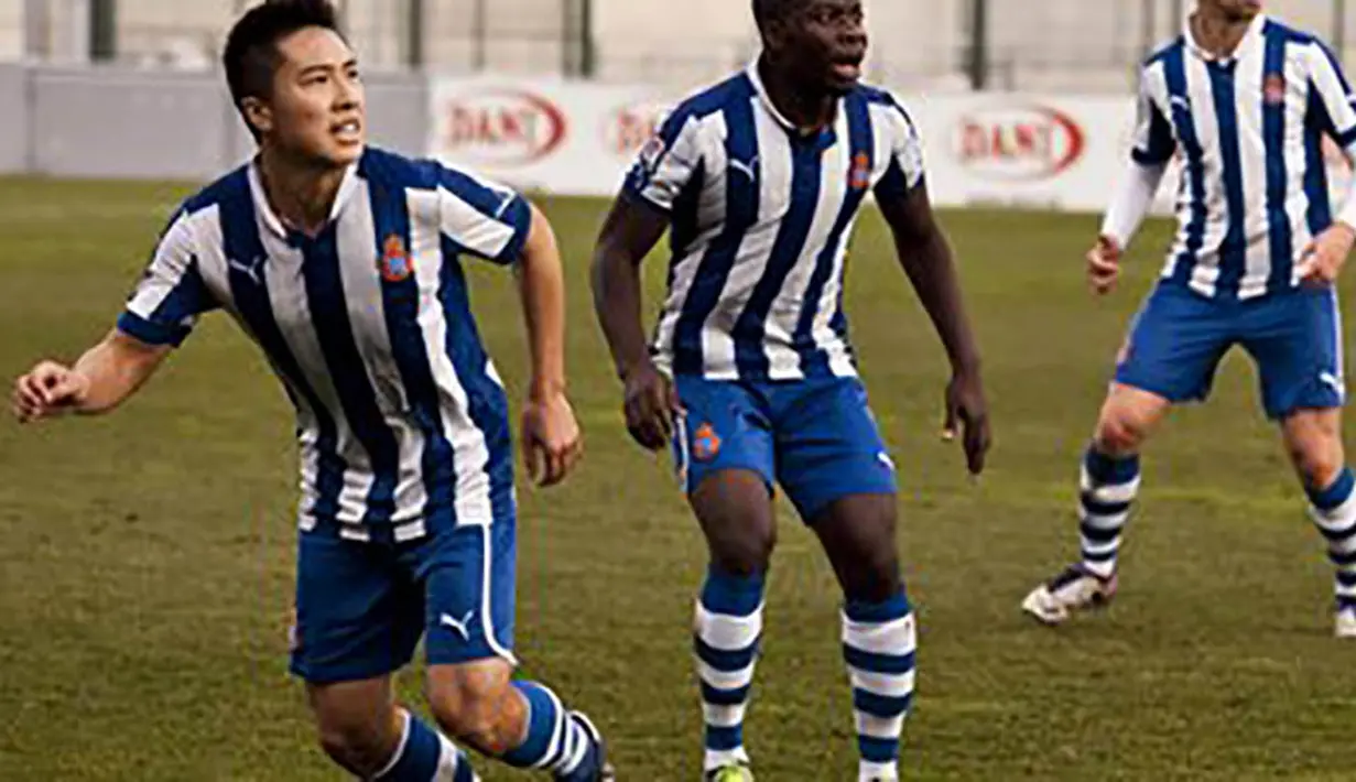 Espanyol B sendiri sebelum juga pernah diperkuat pemain asal Indonesia yaitu Arthur Irawan. Tapi pemain berposisi bek kanan itu gagal promosi ke tim senior. (www.arthurirawan.com)