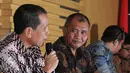 Ketua KPK Agus Raharjo (tengah) didampingi Deputi Bidang Pencegahan KPK Pahala Nainggolan(kiri) saat menggelar diskusi pimpinan KPK dengan media di Gedung KPK, Jakarta, Selasa (12/1). (Liputan6.com/Helmi Afandi)