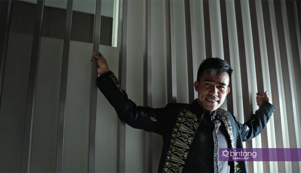 Meski sebagai anak band, Fildan sangat menyukai dengan musik dangdut. Bahkan, kerap kali ia di bully karen dapat melantunkan cengkok dangdut dengan baik. Tapi banyaknya suara itu, ia tetap melakoni musik dangdut. (Bambang E. Ros/Bintang.com)