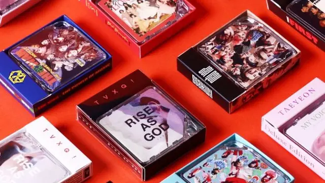 Merchandise resmi yang sangat menggoda untuk dibeli © instagram.com/smtown_giftshop