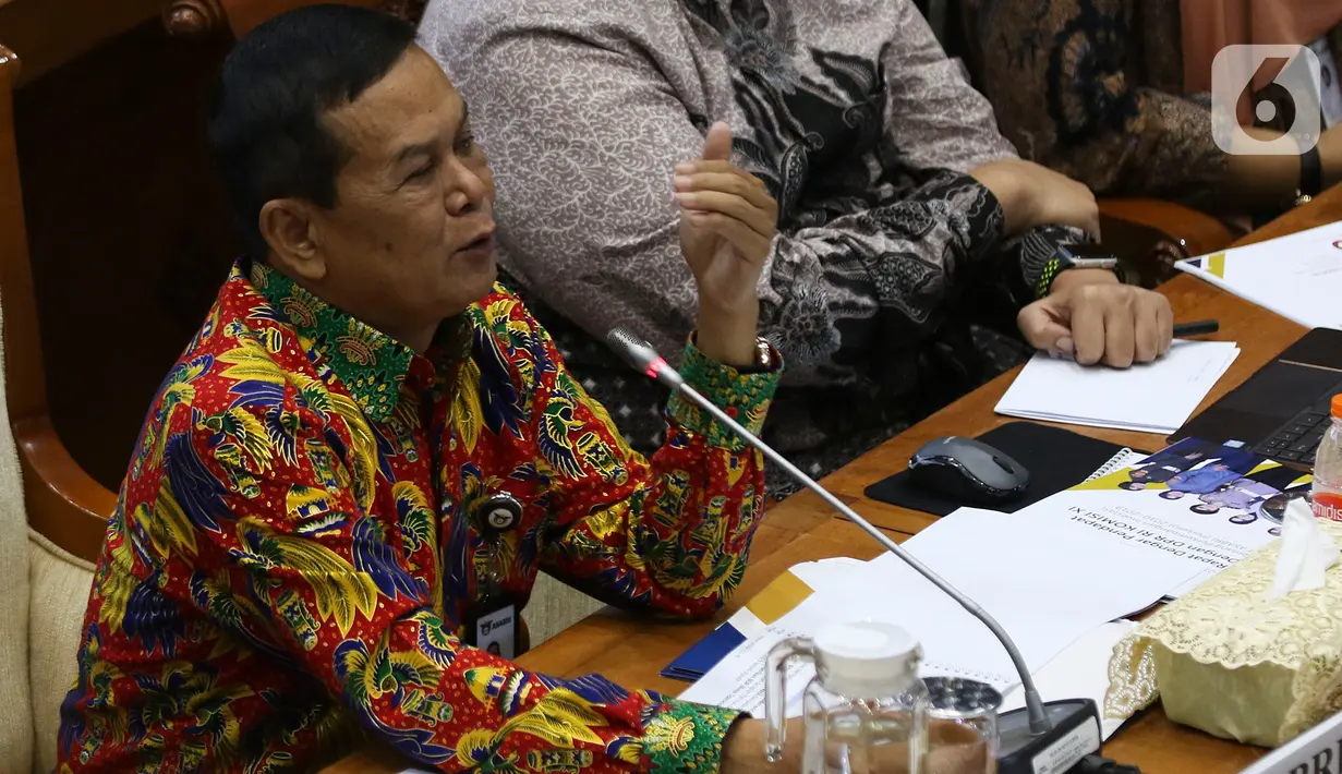 Direktur Utama PT Asabri, Sonny Widjaja menghadiri rapat dengar pendapat dengan Komisi XI DPR RI di kompleks Parlemen, Jakarta, Rabu (29/1/2020).  Komisi XI ingin mengetahui Kinerja Keuangan Asabri dan penjelasan terkait bentuk serta hasil dari Investasi yang dilakukan. (Liputan6.com/Johan Tallo)