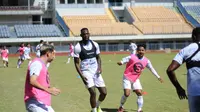 Alasan Geoffrey Castillion Terlambat Gabung Latihan Persib