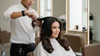 7 Model Rambut Segi Panjang Wajah Indonesia yang Menawan dan Proporsional