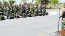Citizen6, Surabaya: Danmenbanpur-1 Mar Kolonel Marinir M.Hari menerima 75 Personel Satgas SBJ LX Wakatobi di lapangan apel Yon Zeni-1 Mar Ksatrian Sutedi Senaputra Karangpilang Surabaya, Minggu (31/07). (Pengirim: Budi Abdillah)