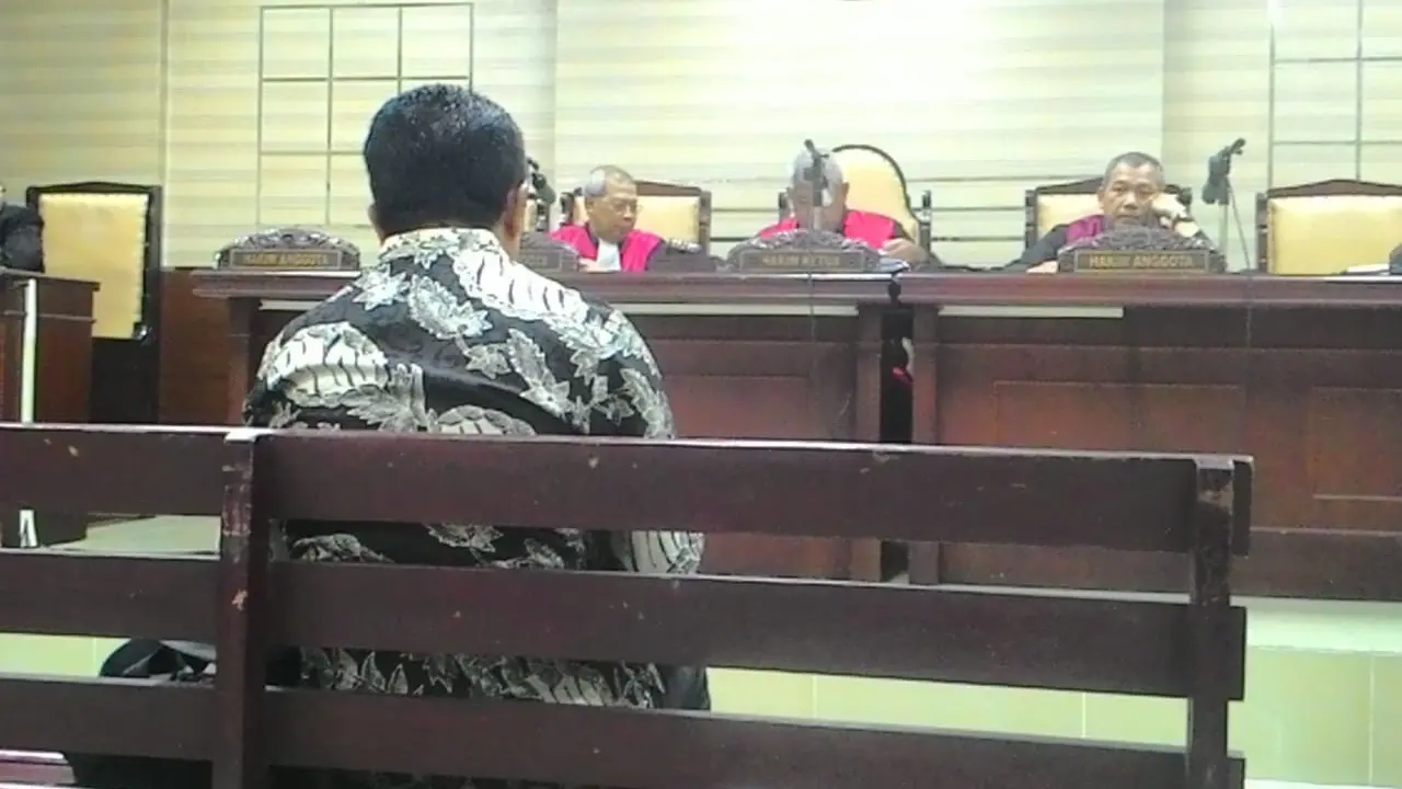 Sidang bupati Jombang Nonaktif Nyono Suharli (Liputan6.com/Dian Kurniawan)
