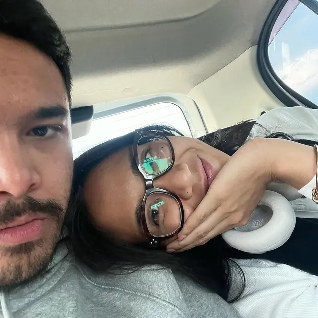 Momen romantis Nadhif Basalamah lamar kekasih di Jepang