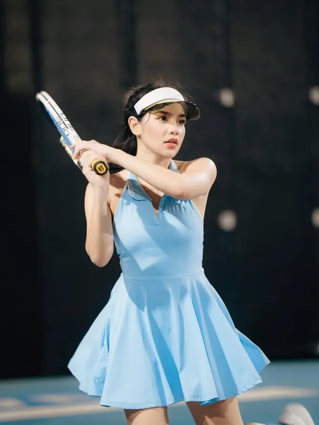 Inspirasi Outfit Olahraga ala Davina Karamoy