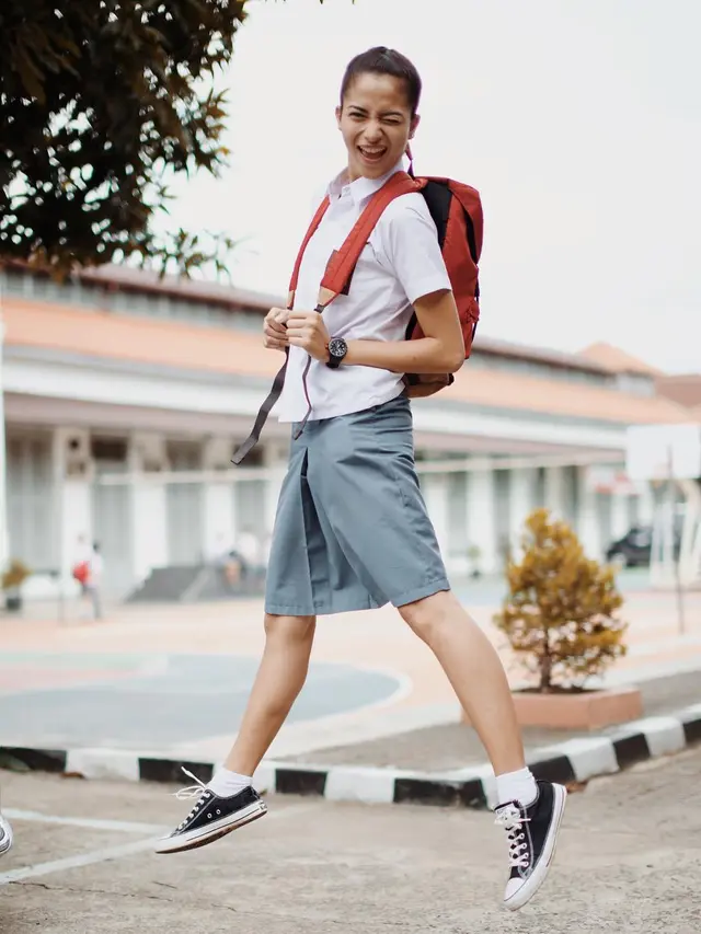 otret Putri Marino Berseragam SMA