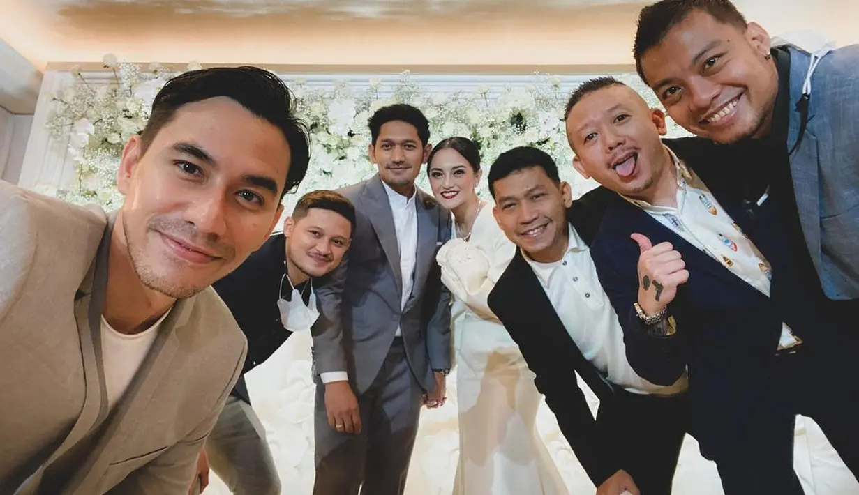 (Instagram/darius_sinathrya)