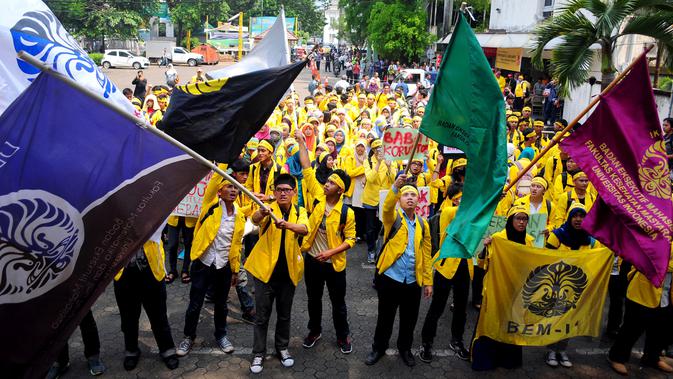 Dituduh Antek Demokrat, Ketua BEM UI: Tahun 2013 Saya Masih Kelas 2 SMP - Vimarsana News