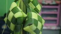 Ketupat yang identik dengan makanan khas Lebaran. (unsplash.com/@mufidpwt)