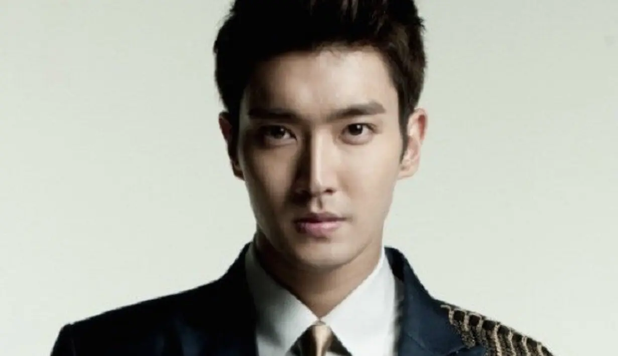Kekayaan Siwon Super Junior mencapai USD 35 juta. Hal tersebut wajar lantaran ia sudah 15 tahun terjun di dunia hiburan. (foto: soompi.com)