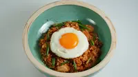 How to make kimchi fried rice at home. (Photo: Nadin Sh/Pexels)