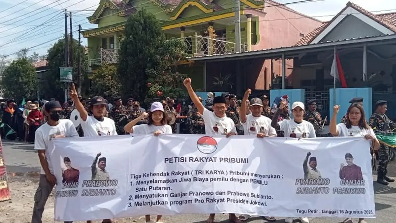 Petisi Rakyat Pribumi Indonesia (Petir Bumi) mendeklarasikan mendukung Ganjar Pranowo dan Prabowo Subianto jika disatukan dalam bursa bakal capres dan cawapres pada Pilpres 2024.