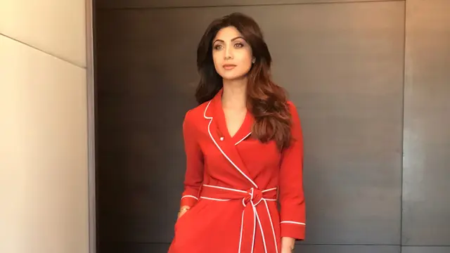 [Bintang] 8 Artis Bollywood yang Punya Rambut Indah Menawan