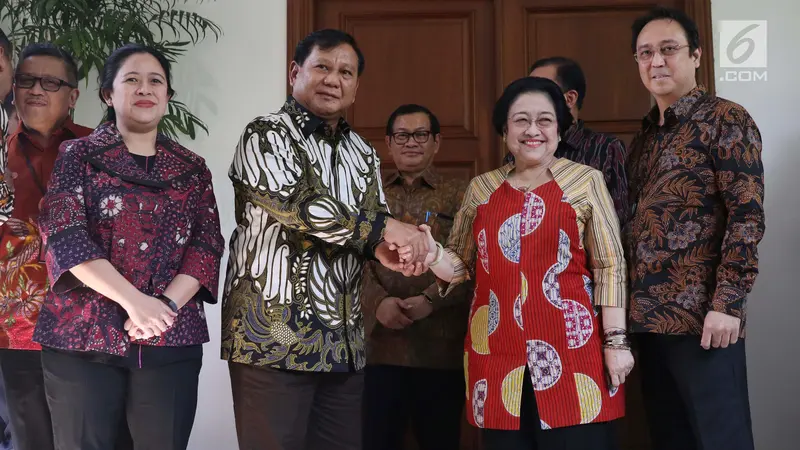 Gelar Pertemuan, Prabowo dan Megawati Kompak Pakai Batik