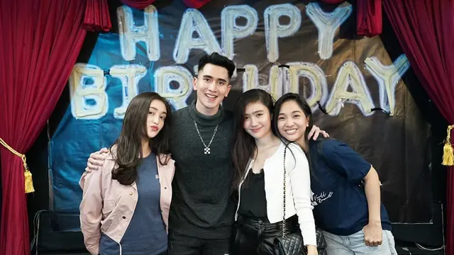 7 Momen Perayaan Ulang Tahun Verrel Bramasta ke-24, Febby Rastanty Jadi Sorotan